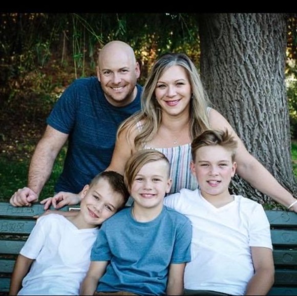 Meet your Posher, Sarah - Picture 1 of 1